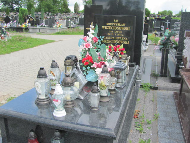 Grób Danuta Helena Wrzecionowska